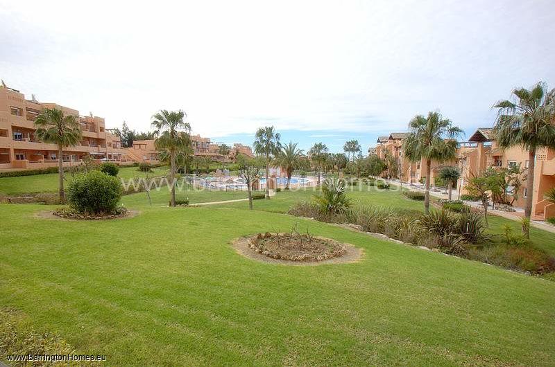 2 Bedroom Groundfloor Apartment, Casares del Sol, Casares Costa. 