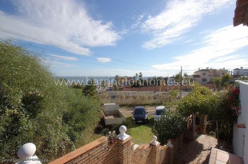 Charming 2 Bedroom Villa with Sea Views and Private Garden in Casares Costa. 