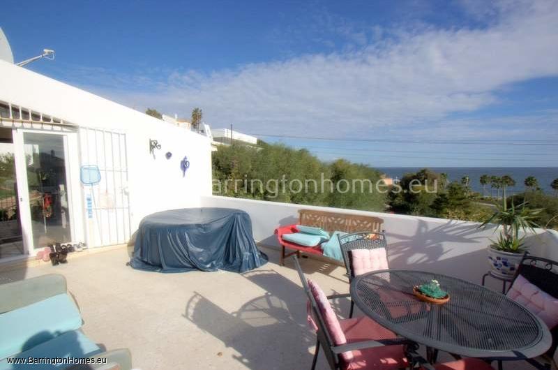 Charming 2 Bedroom Villa with Sea Views and Private Garden in Casares Costa. 