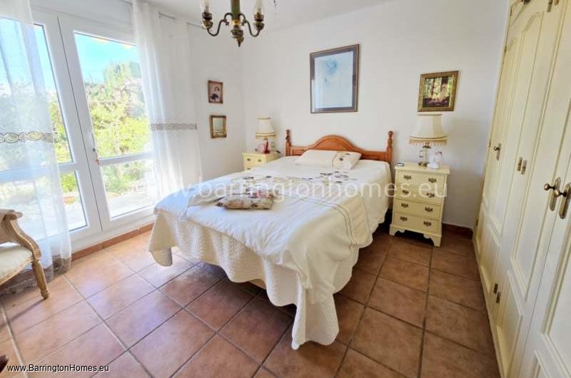 Charming 2 Bedroom Villa with Sea Views and Private Garden in Casares Costa. 