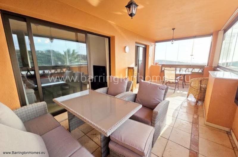 2 Bedroom South Facing Apartment, Viñas del Golf, Casares Costa. 