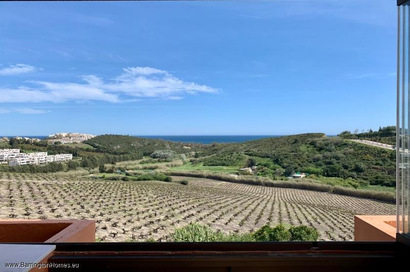 2 Bedroom South Facing Apartment, Viñas del Golf, Casares Costa. 