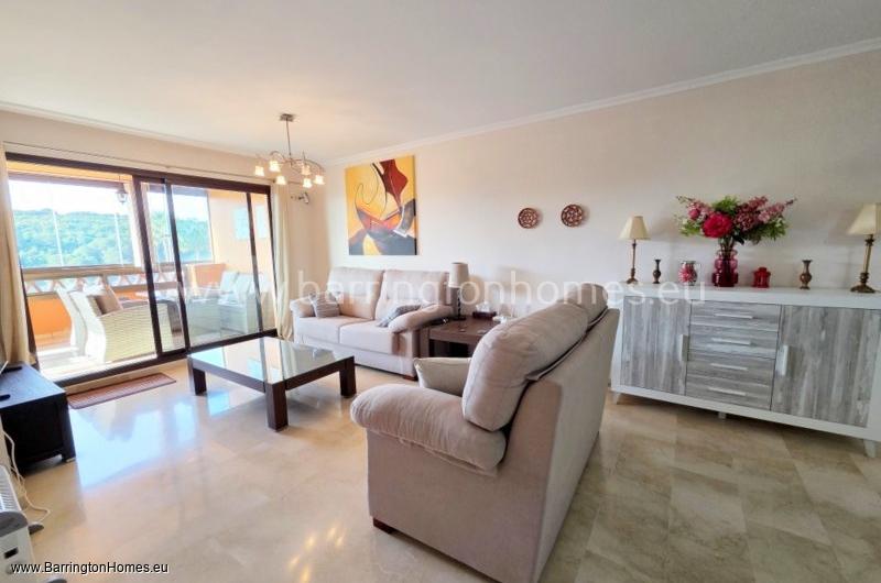 2 Bedroom South Facing Apartment, Viñas del Golf, Casares Costa. 
