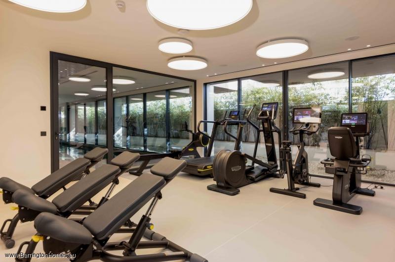 Luxury Fully Furnished Residences, Playa del Cristo, Estepona. 