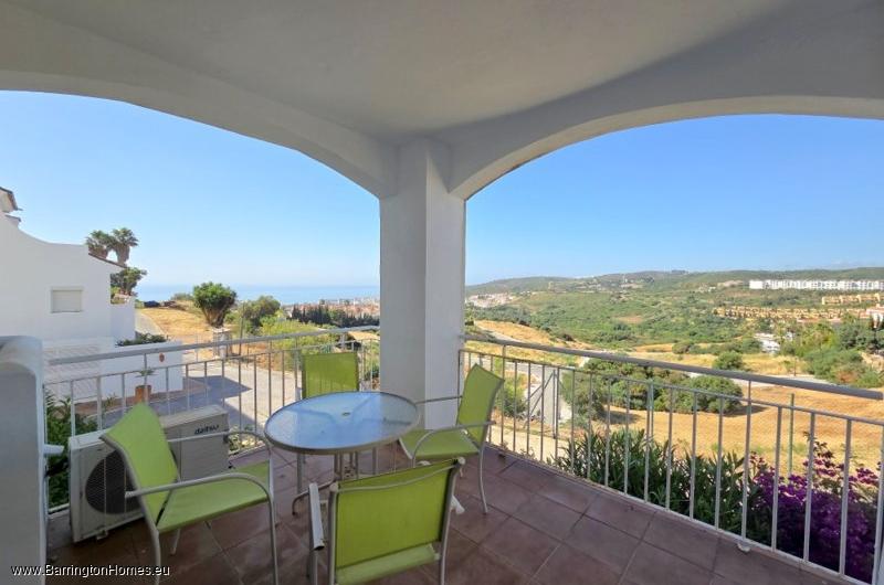 2 Bedroom Apartment, Las Colinas, Duquesa. 