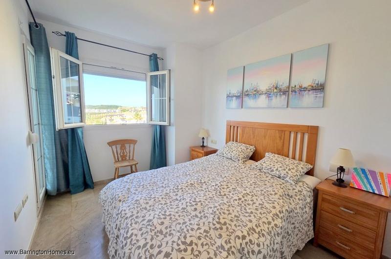 2 Bedroom Apartment, Las Colinas, Duquesa. 