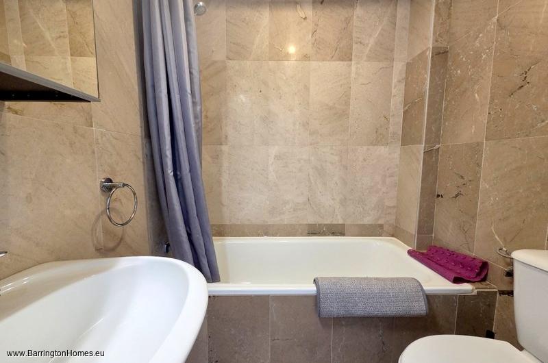2 Bedroom Apartment, Las Colinas, Duquesa. 