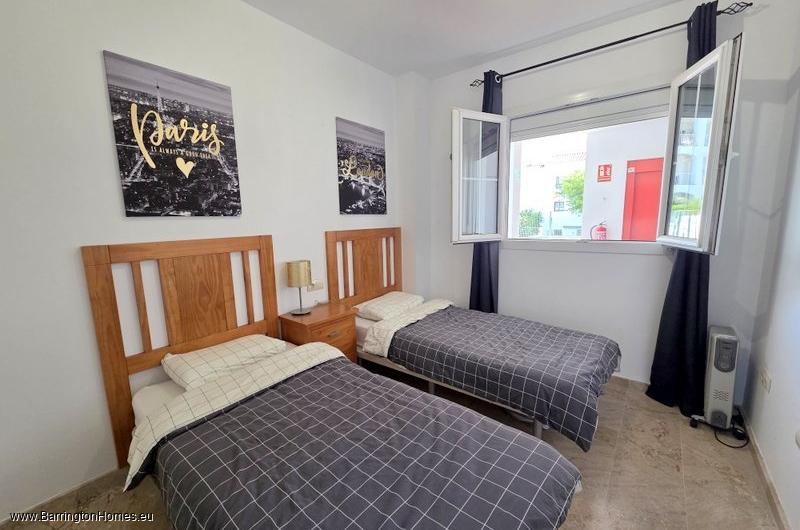 2 Bedroom Apartment, Las Colinas, Duquesa. 