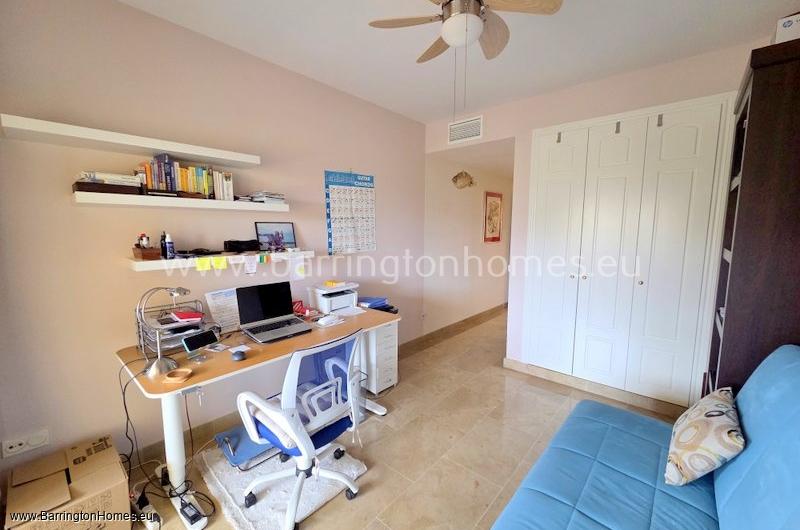 2 Bedroom South Facing Apartment, Duquesa Village, Duquesa. 
