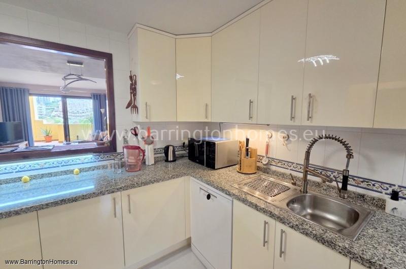 2 Bedroom South Facing Apartment, Duquesa Village, Duquesa. 