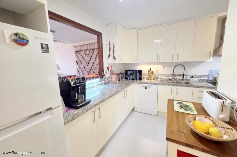 2 Bedroom South Facing Apartment, Duquesa Village, Duquesa. 