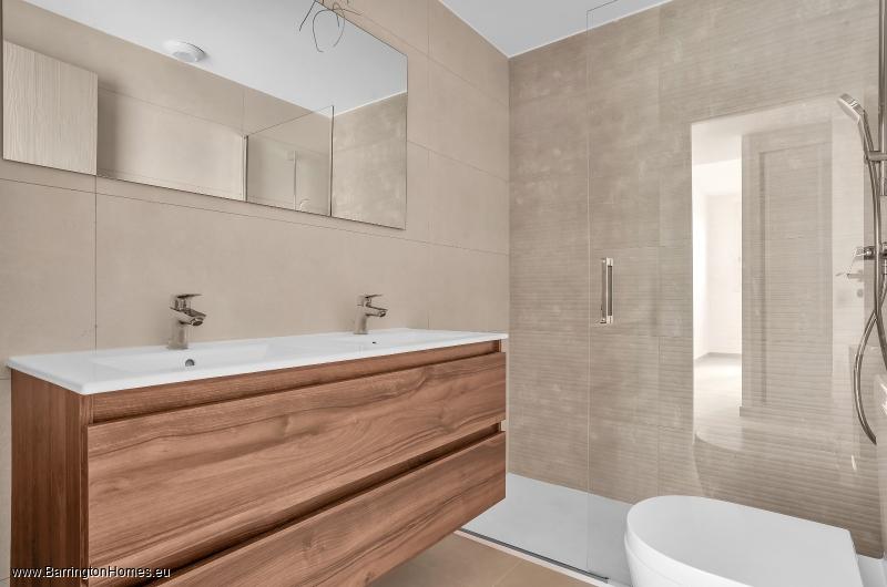 2 Bedroom Apartment, Amphora Beach Residence, Duquesa. 