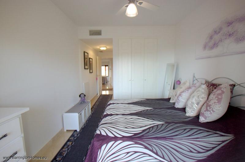 2 Bedroom Apartment, Duquesa Village, Duquesa. 