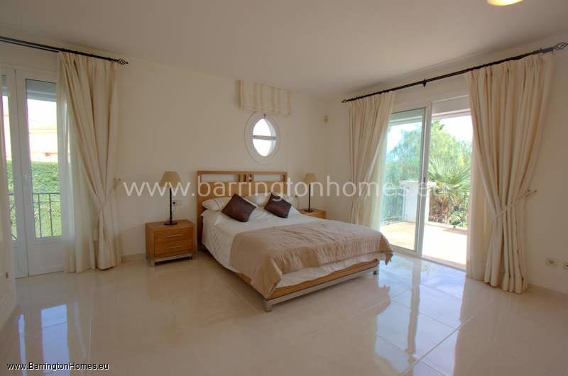 4 Bedroom Private Villa, Ocean Golf Villas, La Duquesa. 