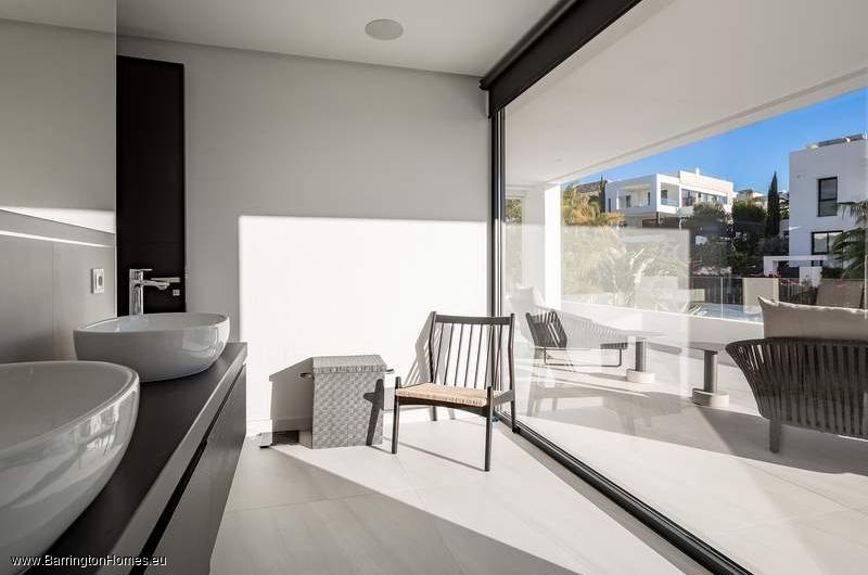 7 Bedroom Private Villa, Nueva Andalucia, Marbella. 