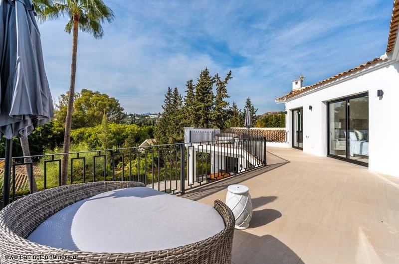 5 Bedroom Private Villa, El Paraiso, Estepona. 