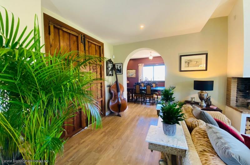 3 Bedroom Private Villa, Forest Hills, Estepona for sale with