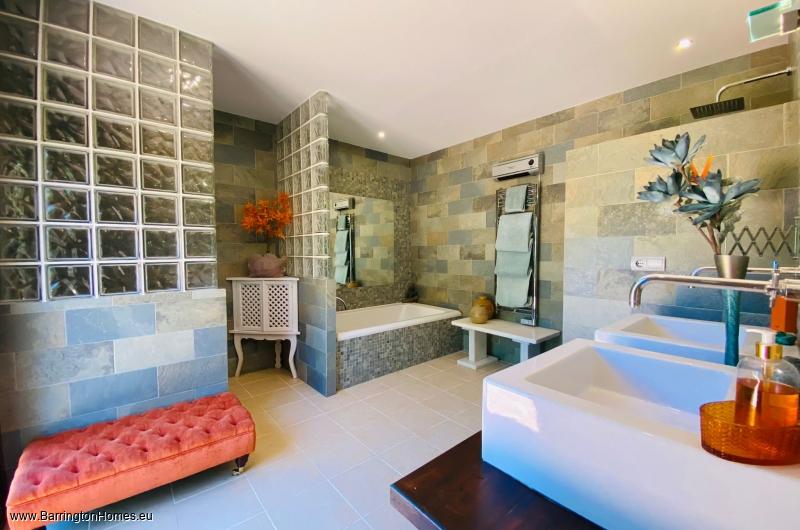 3 Bedroom Private Villa, Forest Hills, Estepona for sale with