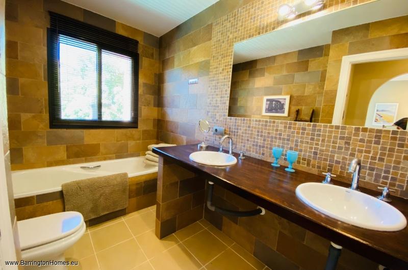 3 Bedroom Private Villa, Forest Hills, Estepona for sale with