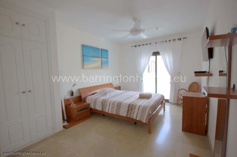 2 Bedroom Penthouse, Marina de la Duquesa, Duquesa. 