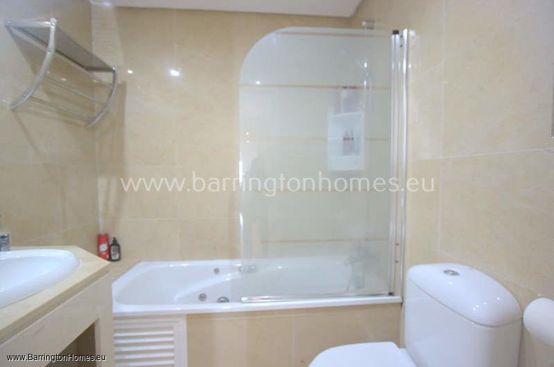 2 Bedroom Penthouse, Marina de la Duquesa, Duquesa. 