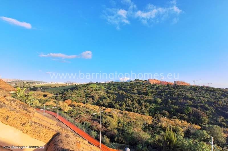 2 Bedroom Penthouse, Duquesa Village, Duquesa. 