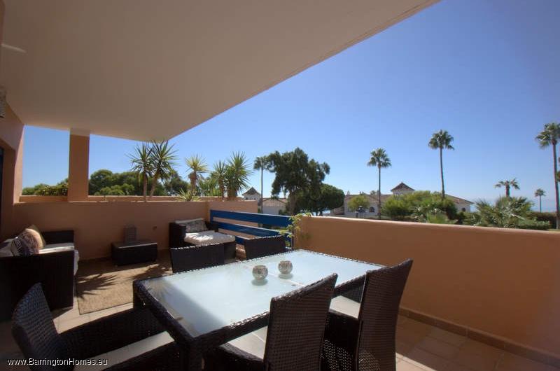 2 Bedroom Corner Apartment, Duquesa Suites, Duquesa. 
