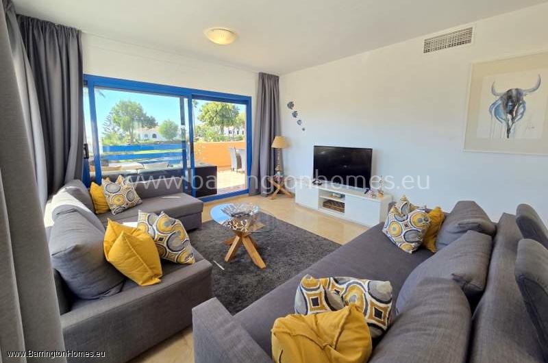 2 Bedroom Corner Apartment, Duquesa Suites, Duquesa. 