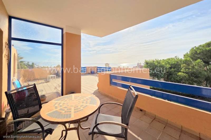 2 Bedroom Corner Aparment, Duquesa Suites, Duquesa. 