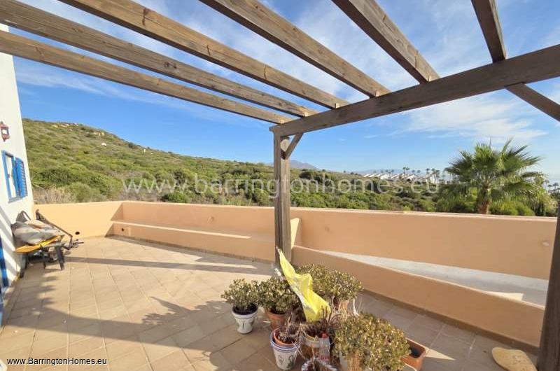 2 Bedroom Corner Aparment, Duquesa Suites, Duquesa. 