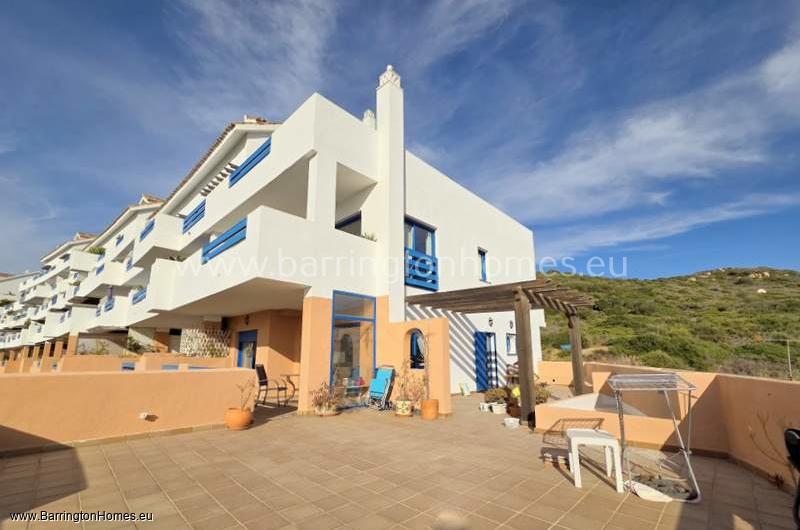 2 Bedroom Corner Aparment, Duquesa Suites, Duquesa. 
