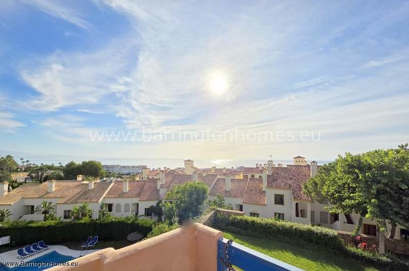 2 Bedroom Corner Aparment, Duquesa Suites, Duquesa. 