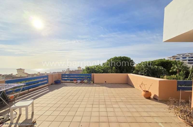 2 Bedroom Corner Aparment, Duquesa Suites, Duquesa. 