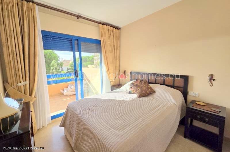 2 Bedroom Corner Aparment, Duquesa Suites, Duquesa. 
