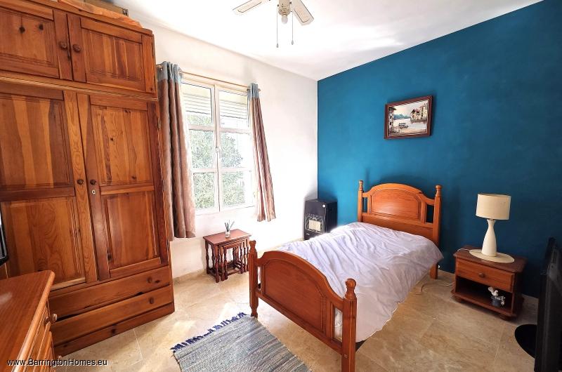 3 Bedroom Private Villa, Los Hidalgos, Duquesa. 