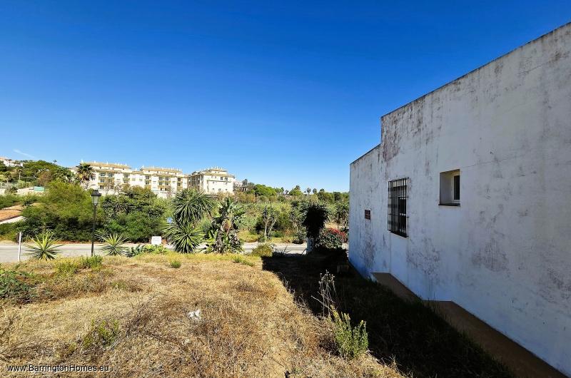 3 Bedroom Private Villa, Los Hidalgos, Duquesa. 