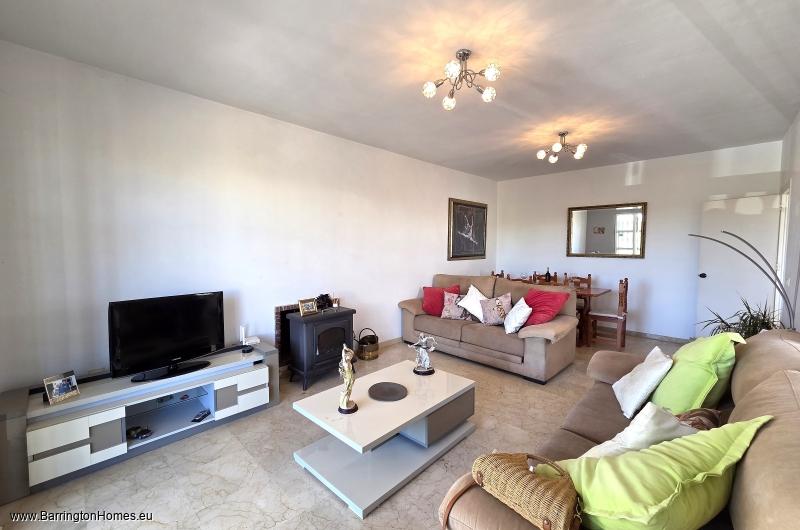 3 Bedroom Private Villa, Los Hidalgos, Duquesa. 