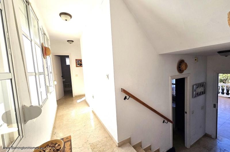 3 Bedroom Private Villa, Los Hidalgos, Duquesa. 