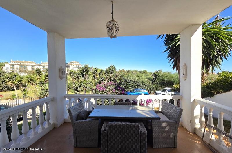 3 Bedroom Private Villa, Los Hidalgos, Duquesa. 