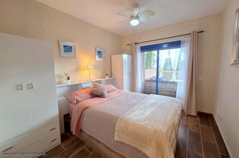 2 Bedroom Luxury Garden Apartment, Duquesa Suites, La Duquesa. 