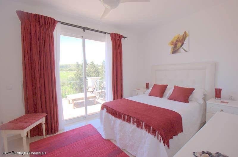 4 Bedroom Private Villa, Ocean Golf Villas, Duquesa. 