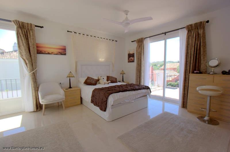 4 Bedroom Private Villa, Ocean Golf Villas, Duquesa. 