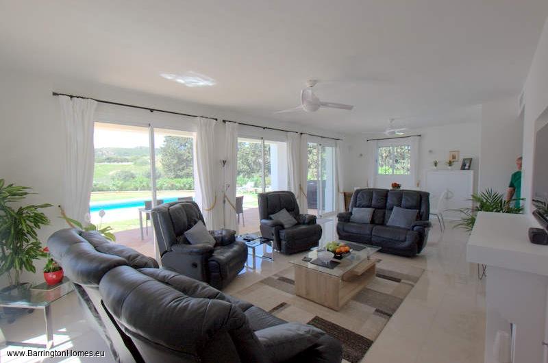4 Bedroom Private Villa, Ocean Golf Villas, Duquesa. 