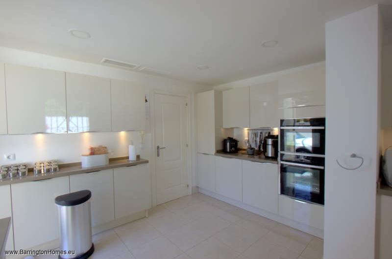 4 Bedroom Private Villa, Ocean Golf Villas, Duquesa. 