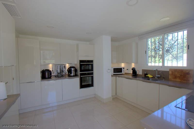 4 Bedroom Private Villa, Ocean Golf Villas, Duquesa. 