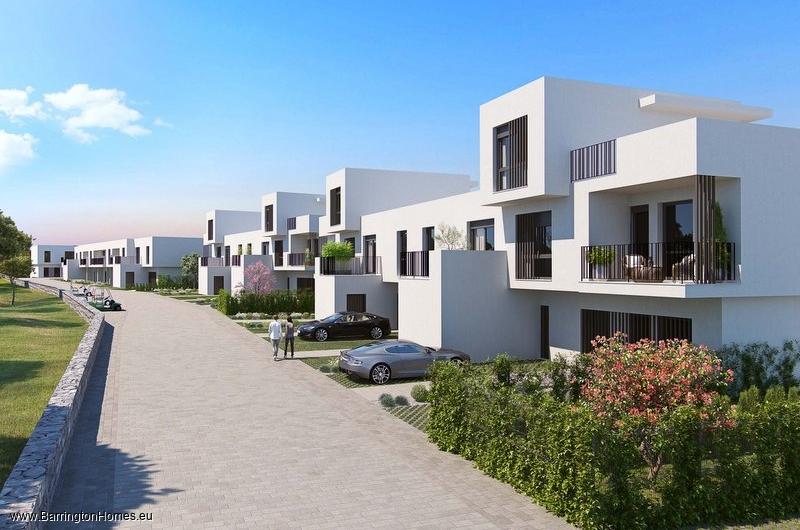 4 Bedroom Townhouses, San Roque Golf, Sotogrande. 