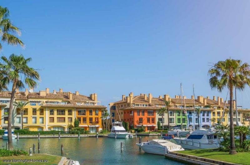 4 Bedroom Townhouses, San Roque Golf, Sotogrande. 