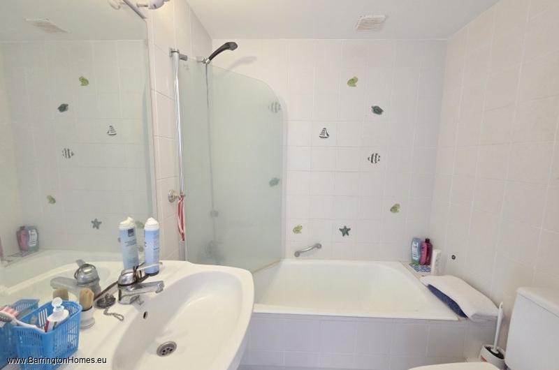 3 Bedroom Corner Townhouse, Jardines de la Duquesa, Duquesa. 