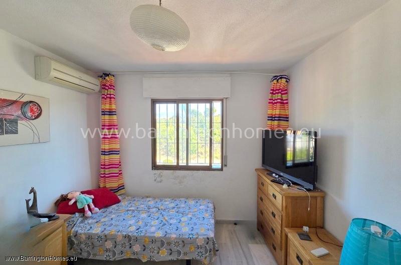 3 Bedroom Corner Townhouse, Jardines de la Duquesa, Duquesa. 