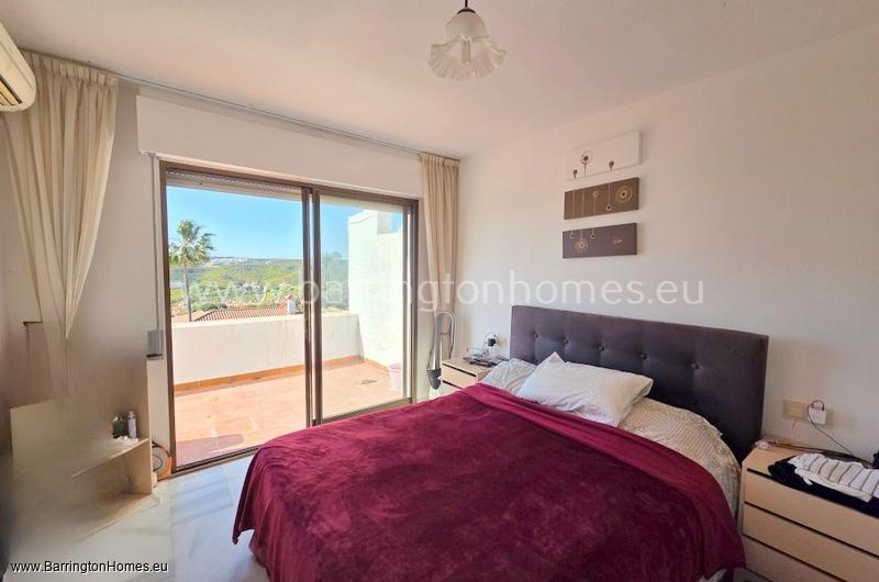 3 Bedroom Corner Townhouse, Jardines de la Duquesa, Duquesa. 